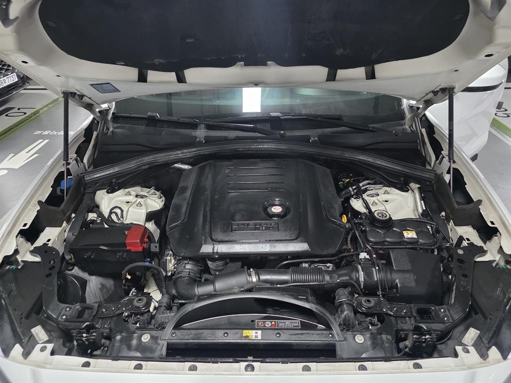 재규어 F-PACE 20d R-Sport 이미지 17