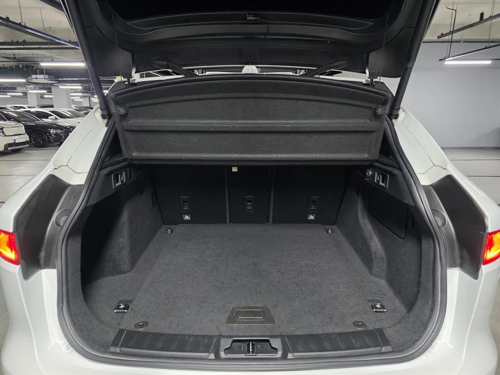 재규어 F-PACE 20d R-Sport 이미지 20