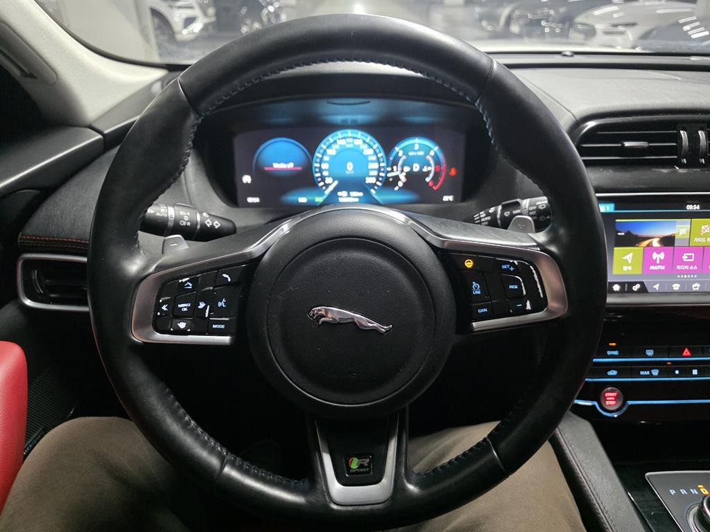 재규어 F-PACE 20d R-Sport 이미지 9