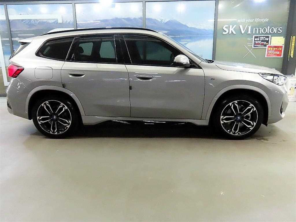 BMW iX1 iX1 (U11) xDrive 30 M 스포츠 이미지 3