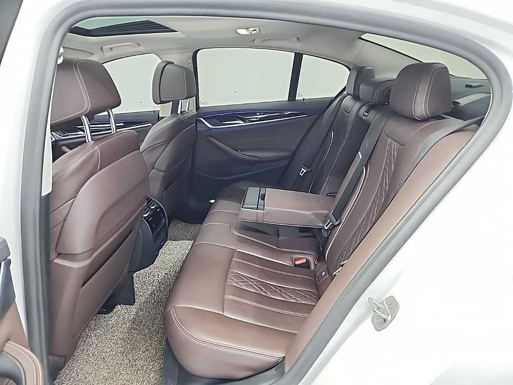 BMW 5시리즈 5시리즈 (G30) 523d 럭셔리 이미지 13