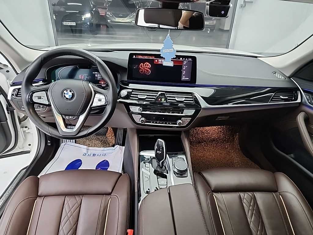 BMW 5시리즈 5시리즈 (G30) 523d 럭셔리 이미지 8