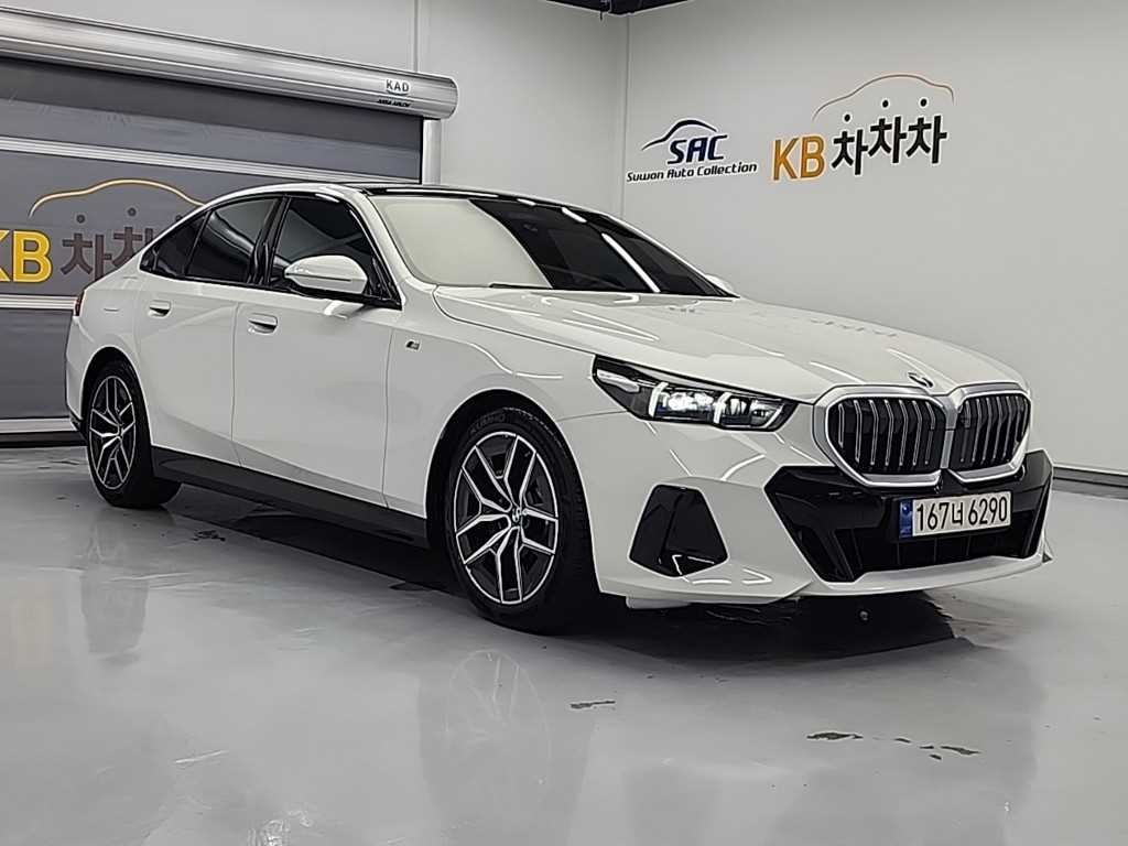 BMW 5시리즈 5시리즈 (G60) 520i M 스포츠 이미지 4