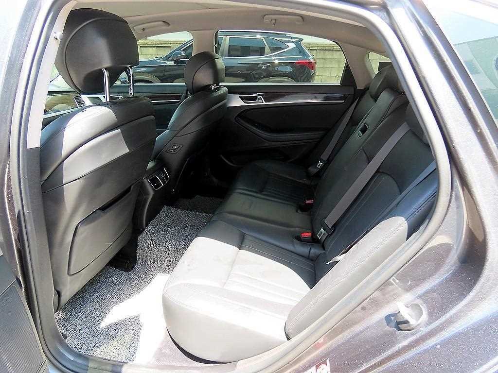 제네시스 G80 3.3 GDI AWD 럭셔리 이미지 6