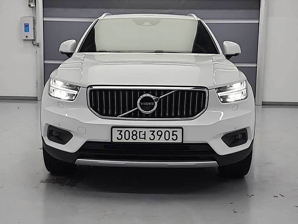 볼보 XC40 T4 4WD 인스크립션 이미지 2