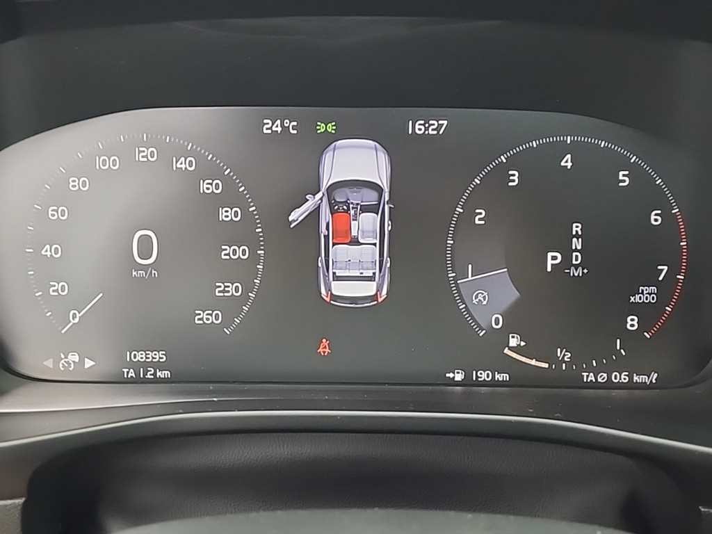볼보 XC40 T4 4WD 인스크립션 이미지 6