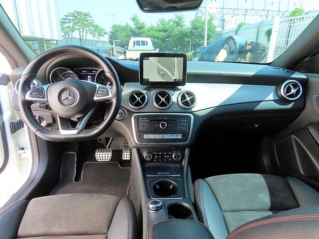 벤츠 CLA 클래스 CLA클래스 CLA 250 4MATIC AMG LINE 이미지 7