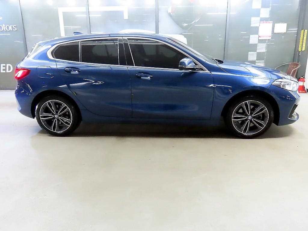 BMW 1시리즈 1시리즈 (F40) 118d 스포츠 이미지 3