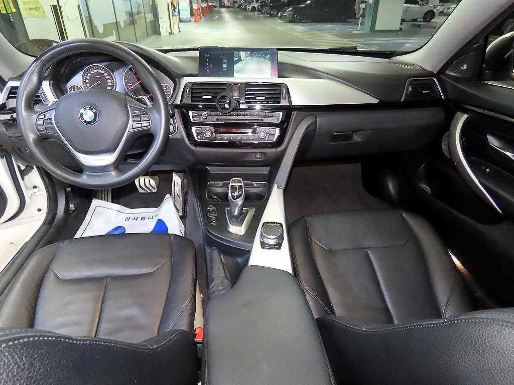 BMW 4시리즈 4시리즈 (F32) 420d 그란쿠페 럭셔리 이미지 10