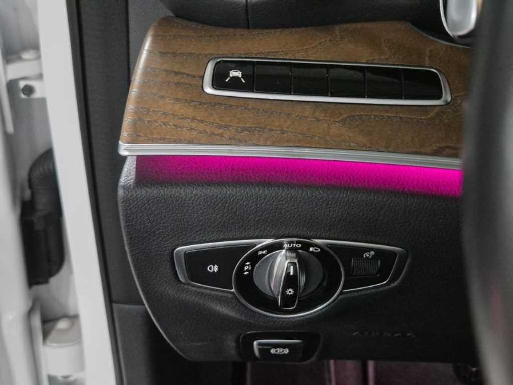 벤츠 E 클래스 E-클래스 W213 E220d 4MATIC 익스클루시브 이미지 12