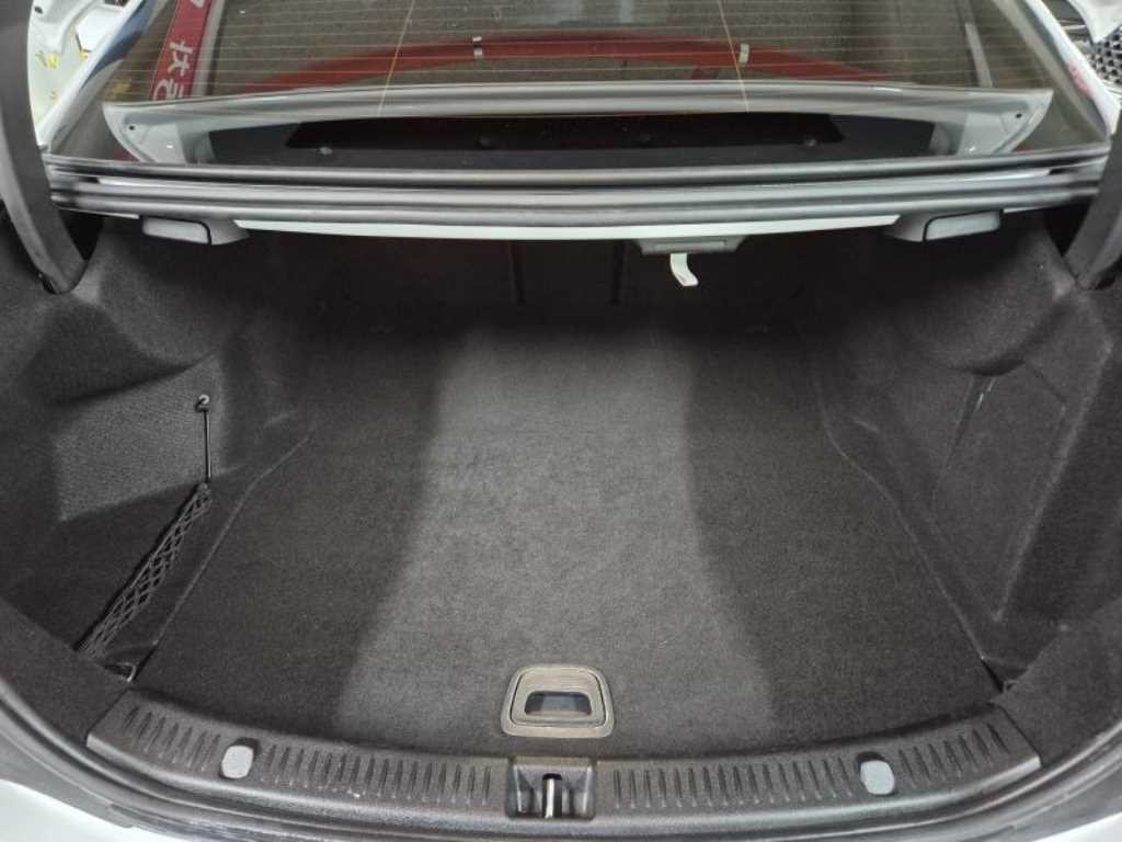 벤츠 E 클래스 E-클래스 W213 E220d 4MATIC 익스클루시브 이미지 5