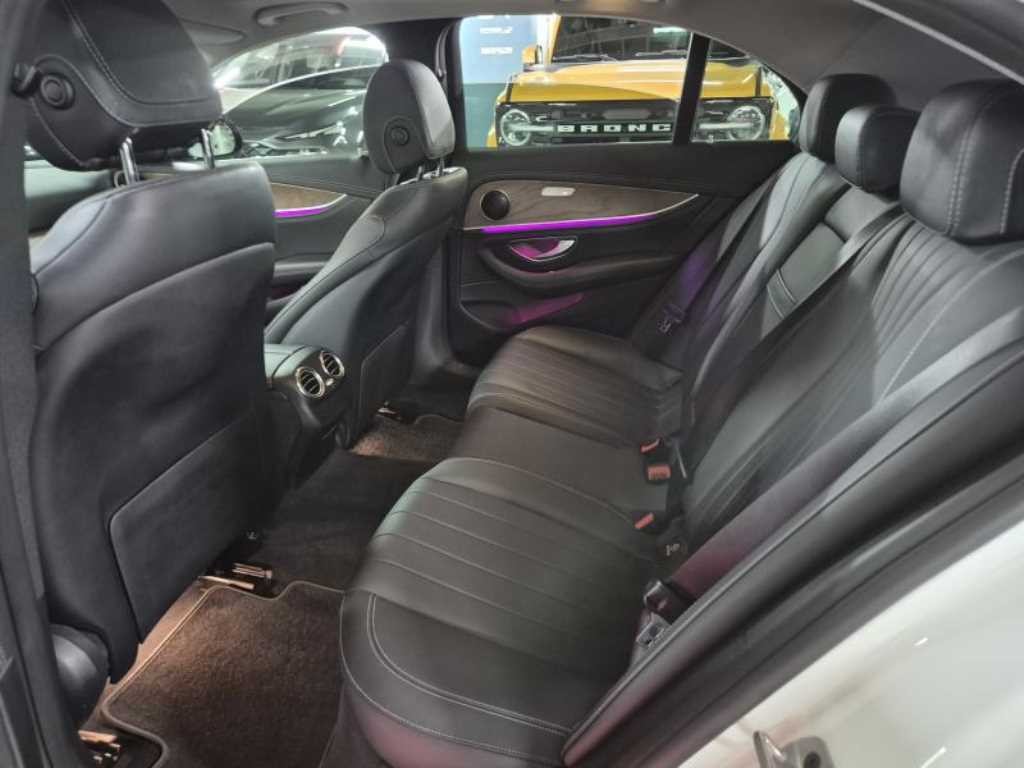 벤츠 E 클래스 E-클래스 W213 E220d 4MATIC 익스클루시브 이미지 8