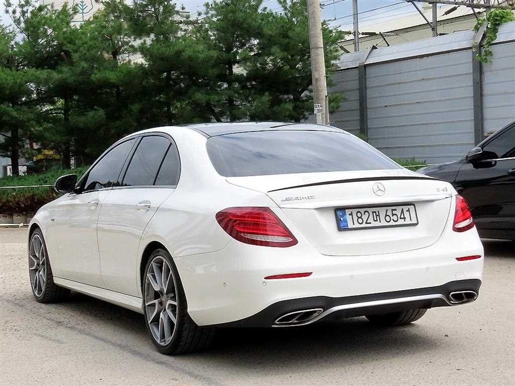 벤츠 E 클래스 E-클래스 W213 E43 AMG 4MATIC 이미지 3