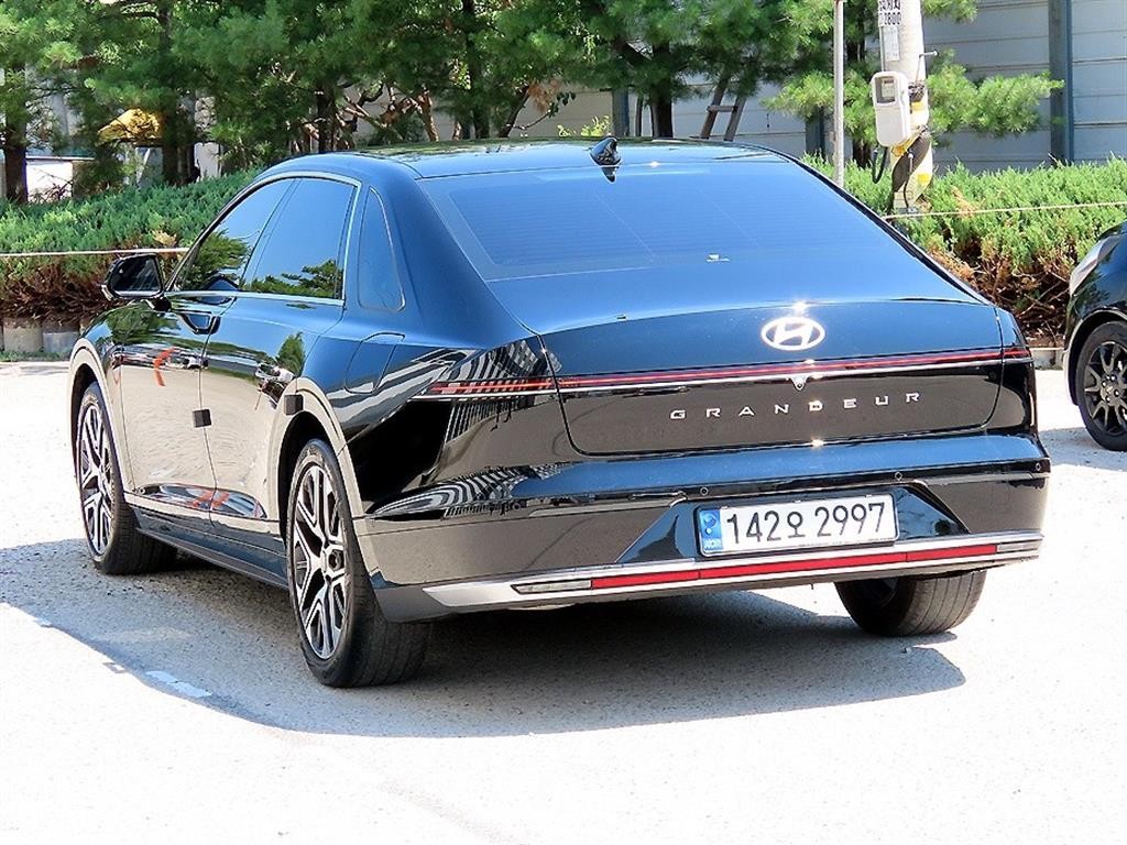 현대 그랜저 그랜저 (GN7) 가솔린 2.5 2WD 프리미엄 이미지 3