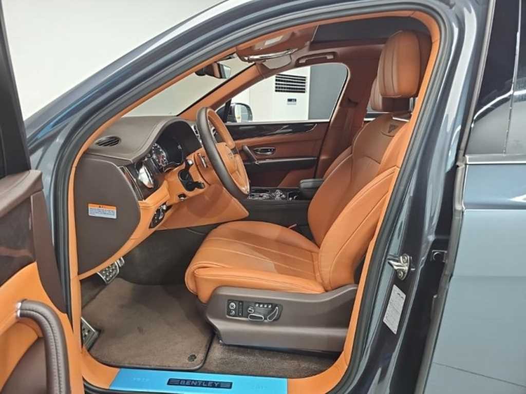 벤틀리 벤테이가 4.0 V8 이미지 11