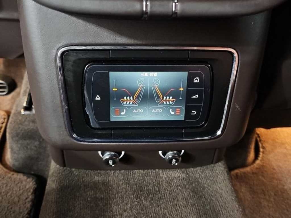 벤틀리 벤테이가 4.0 V8 이미지 13