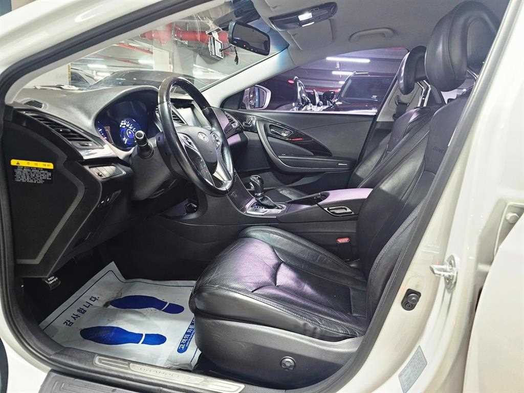현대 그랜저 그랜저 HG HG300 PREMIUM 기본형 이미지 6