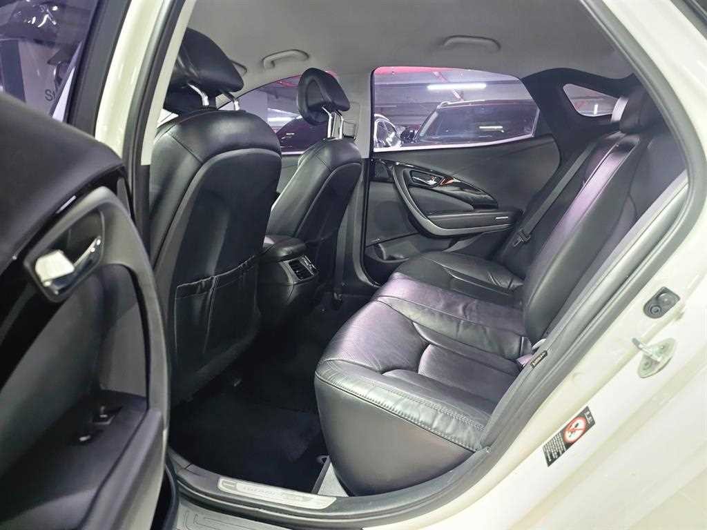 현대 그랜저 그랜저 HG HG300 PREMIUM 기본형 이미지 7