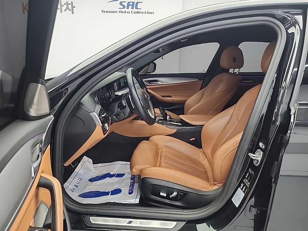 BMW 5시리즈 5시리즈 (G30) 530i M 스포츠 플러스 이미지 11