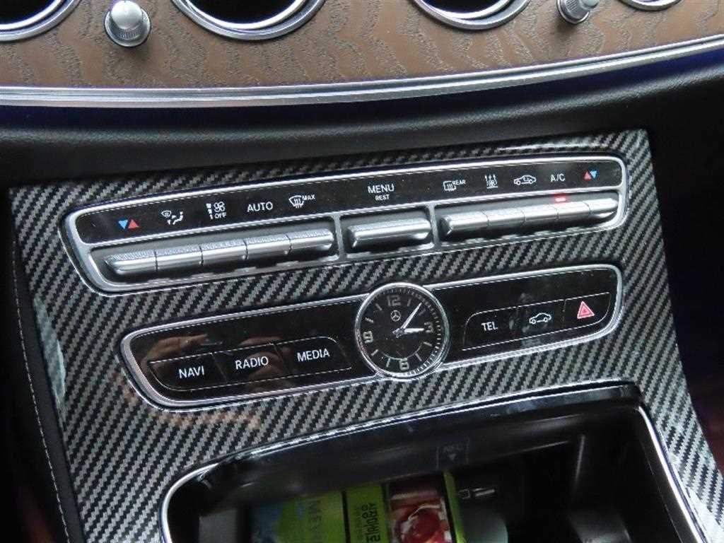 벤츠 E 클래스 E-클래스 W213 E300e 익스클루시브 이미지 7