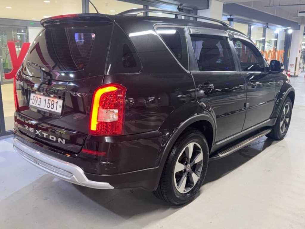 KG모빌리티(쌍용) 렉스턴 렉스턴W 2.0  4WD RX7 럭셔리 이미지 4