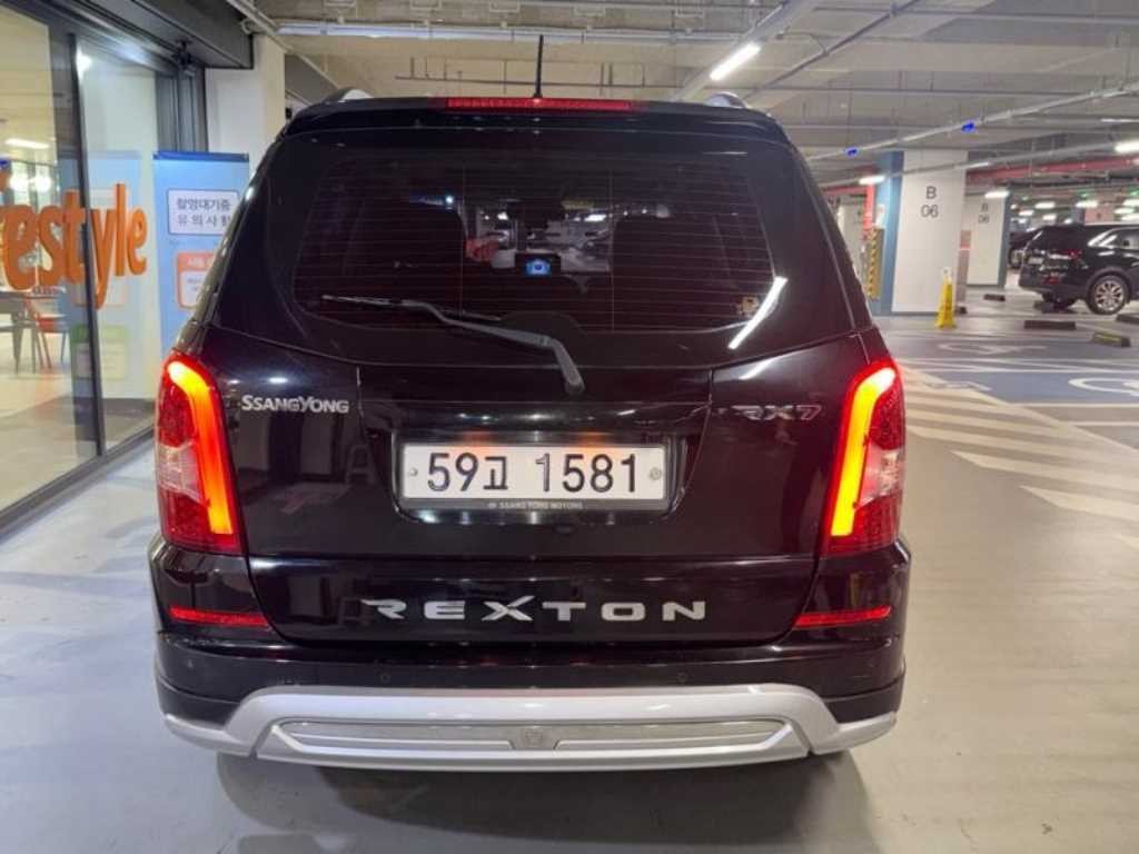 KG모빌리티(쌍용) 렉스턴 렉스턴W 2.0  4WD RX7 럭셔리 이미지 5