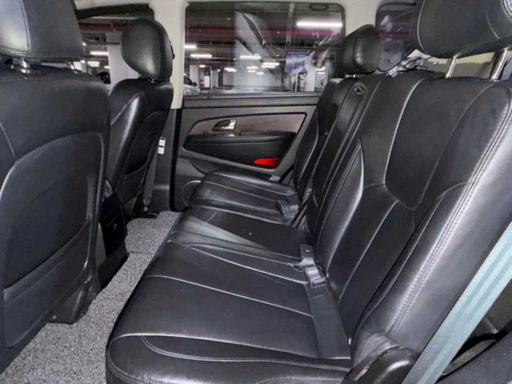 KG모빌리티(쌍용) 렉스턴 렉스턴W 2.0  4WD RX7 럭셔리 이미지 6