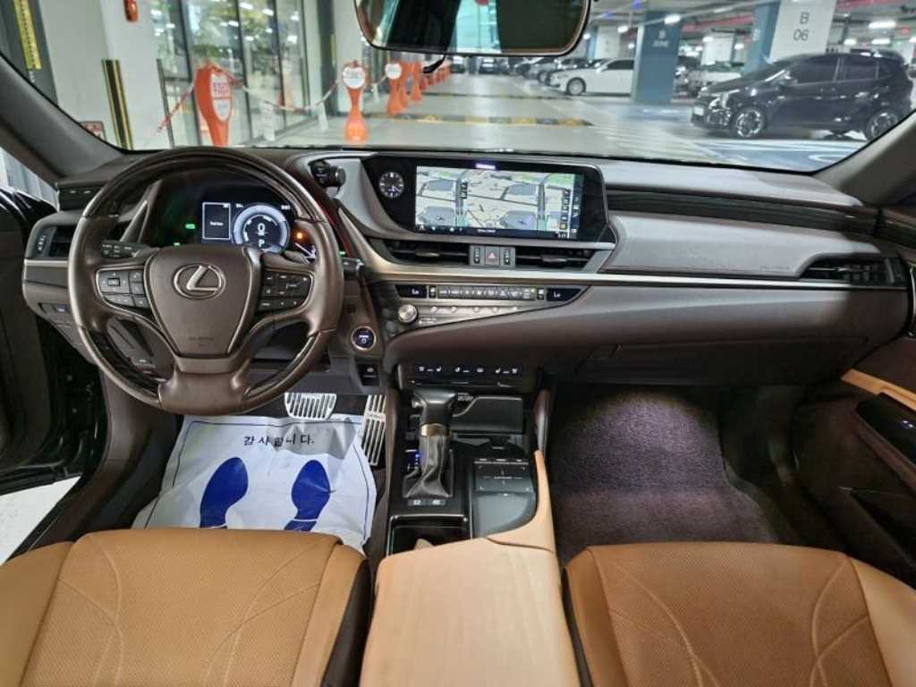 렉서스 ES ES300h 7세대 이그제큐티브 이미지 8