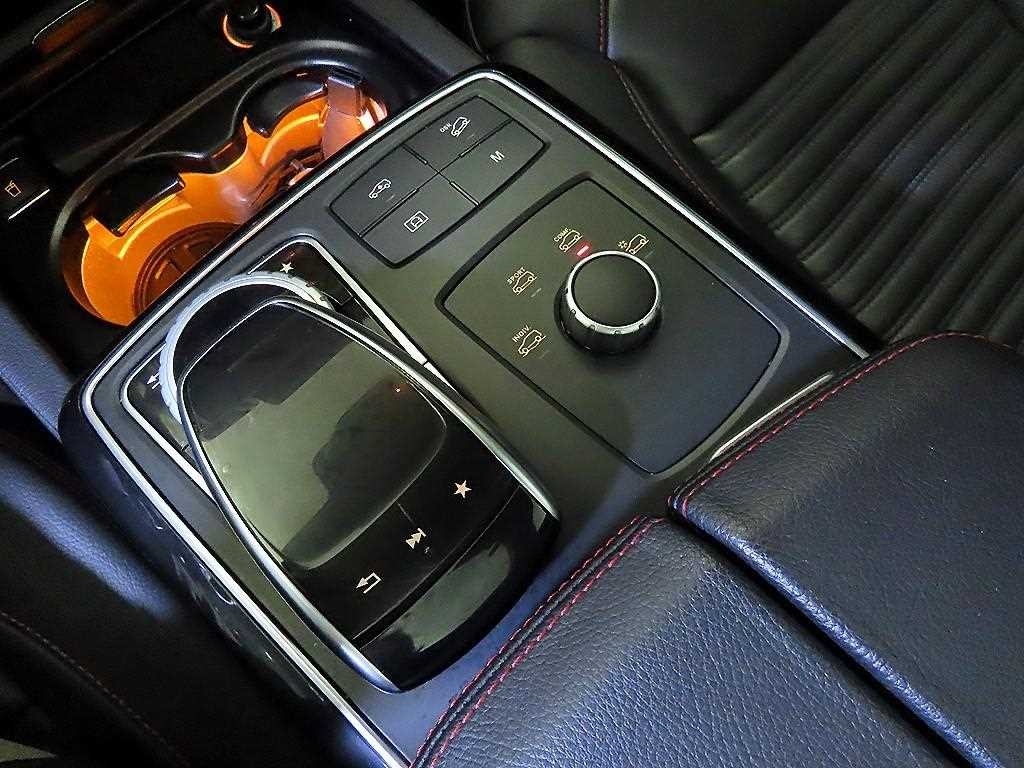벤츠 GLE 클래스 GLE 클래스 W166 GLE 350 d 4MATIC 쿠페 이미지 13