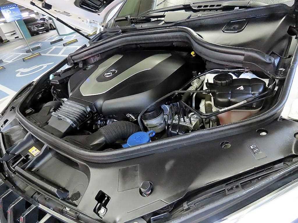 벤츠 GLE 클래스 GLE 클래스 W166 GLE 350 d 4MATIC 쿠페 이미지 19