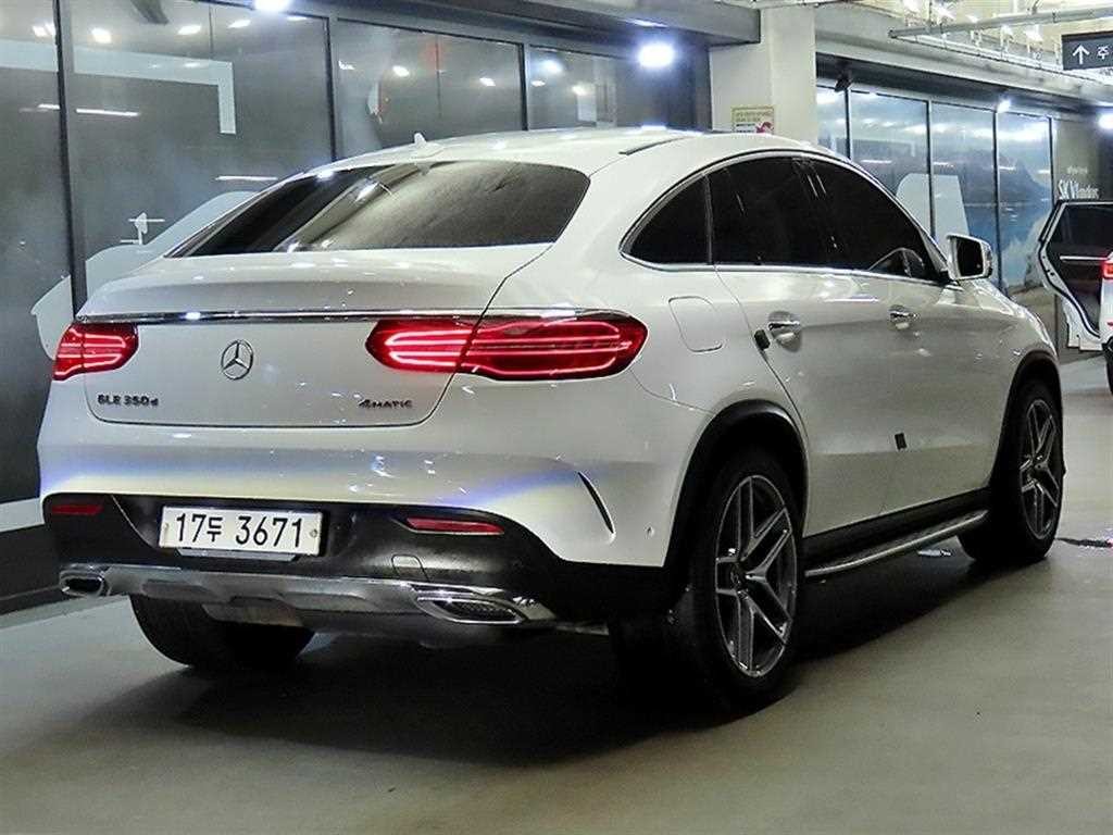 벤츠 GLE 클래스 GLE 클래스 W166 GLE 350 d 4MATIC 쿠페 이미지 4