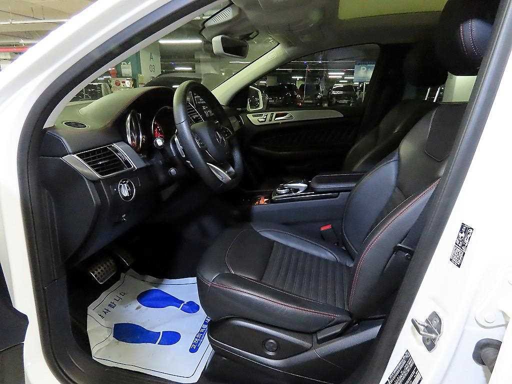 벤츠 GLE 클래스 GLE 클래스 W166 GLE 350 d 4MATIC 쿠페 이미지 6