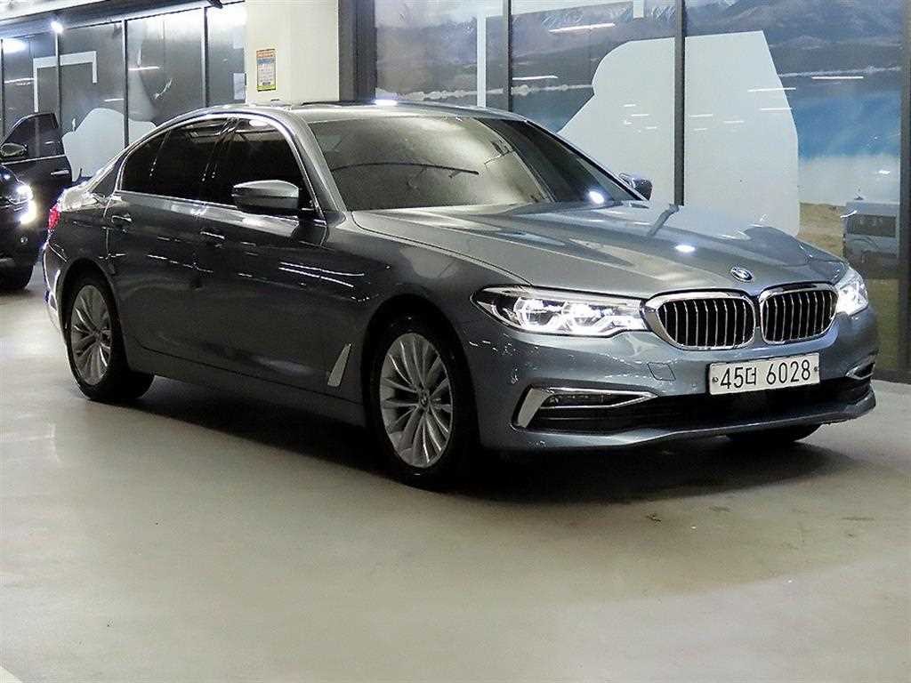 BMW 5시리즈 5시리즈 (G30) 520d M 스포츠 플러스 이미지 1