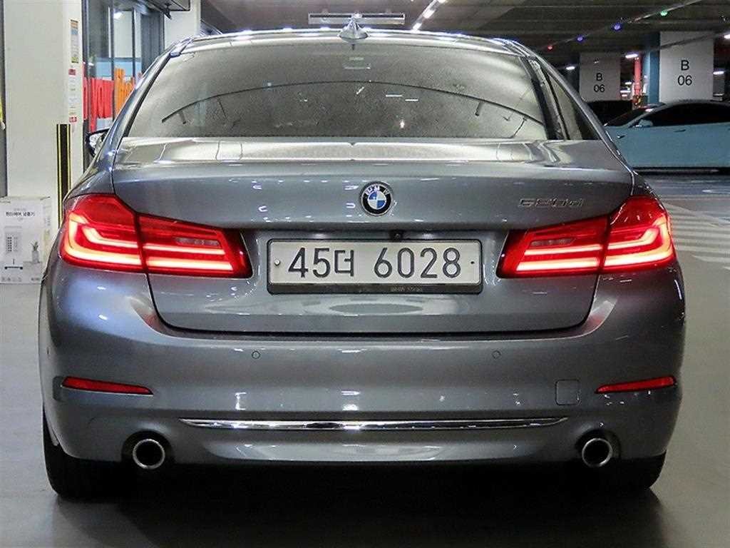 BMW 5시리즈 5시리즈 (G30) 520d M 스포츠 플러스 이미지 5