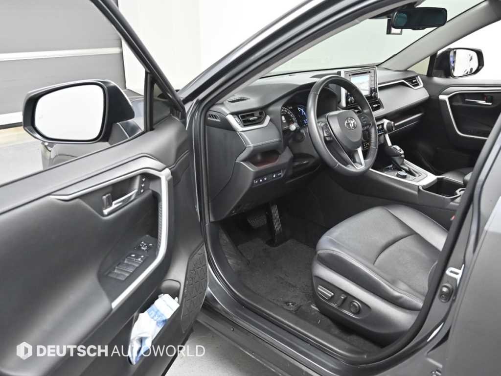 토요타 라브4 RAV4(5세대) 2.5 4WD 하이브리드 이미지 11