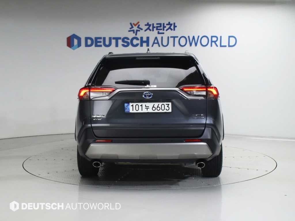 토요타 라브4 RAV4(5세대) 2.5 4WD 하이브리드 이미지 4