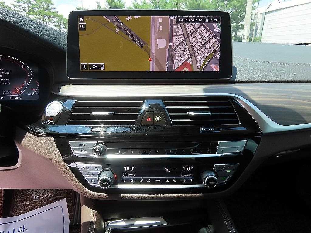 BMW 5시리즈 5시리즈 (G30) 530i xDrive 럭셔리 이미지 13