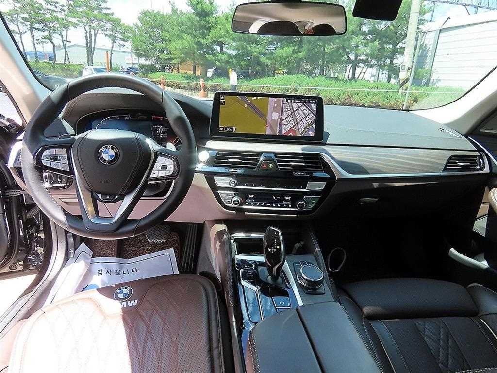 BMW 5시리즈 5시리즈 (G30) 530i xDrive 럭셔리 이미지 7