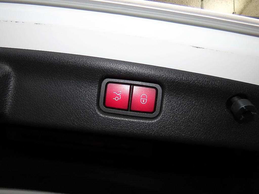 벤츠 C 클래스 C클래스 W206 C200 4MATIC 아방가르드 이미지 17