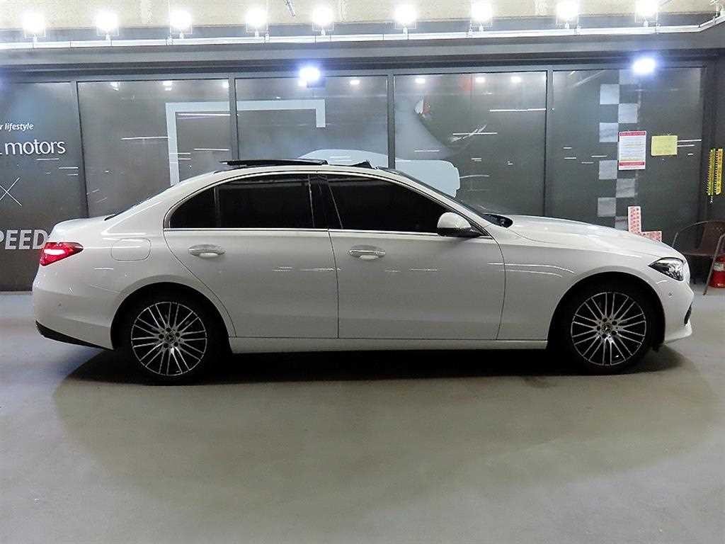 벤츠 C 클래스 C클래스 W206 C200 4MATIC 아방가르드 이미지 3