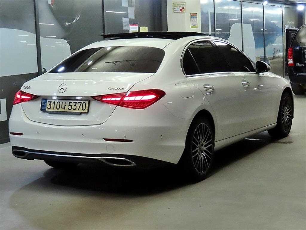 벤츠 C 클래스 C클래스 W206 C200 4MATIC 아방가르드 이미지 4