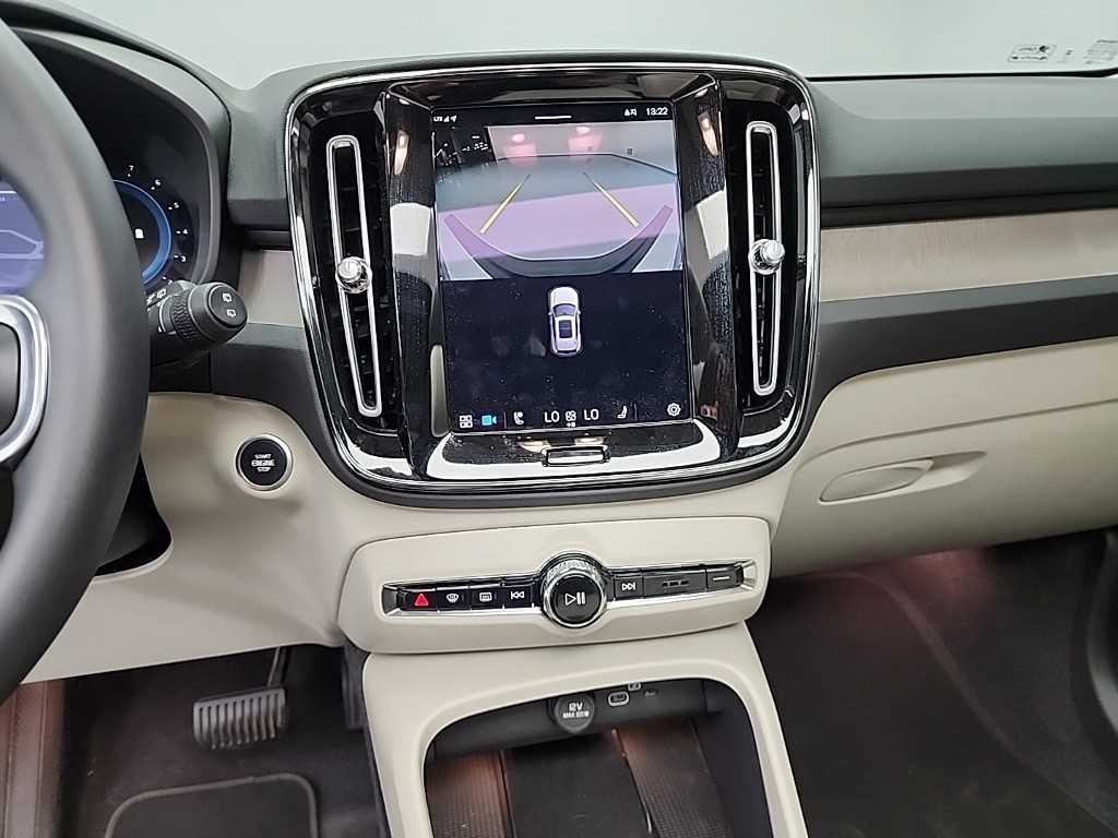 볼보 XC40 B4 AWD 얼티메이트 브라이트 이미지 11