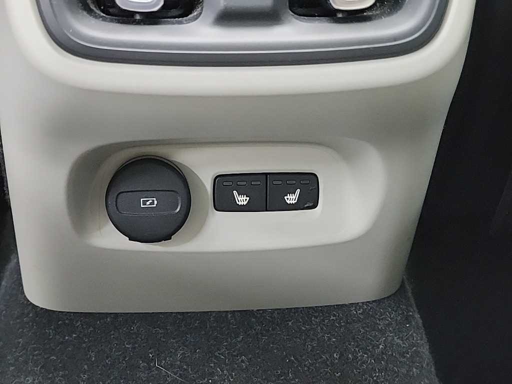 볼보 XC40 B4 AWD 얼티메이트 브라이트 이미지 14