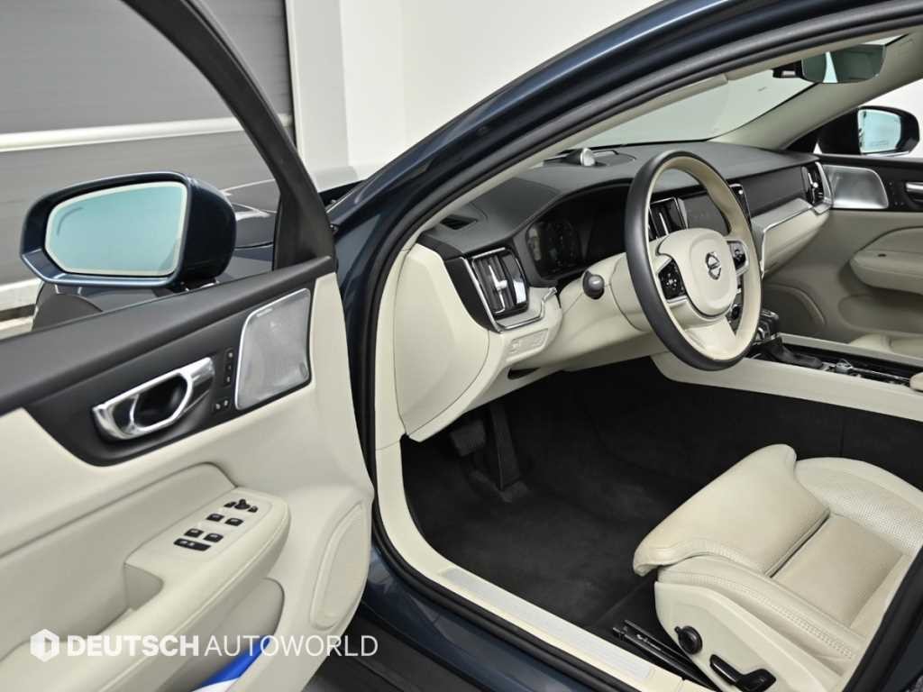 볼보 V60 V60 크로스 컨트리 2세대 2.0 T5 프로 AWD 이미지 11
