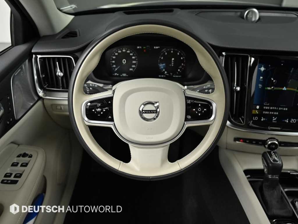 볼보 V60 V60 크로스 컨트리 2세대 2.0 T5 프로 AWD 이미지 13