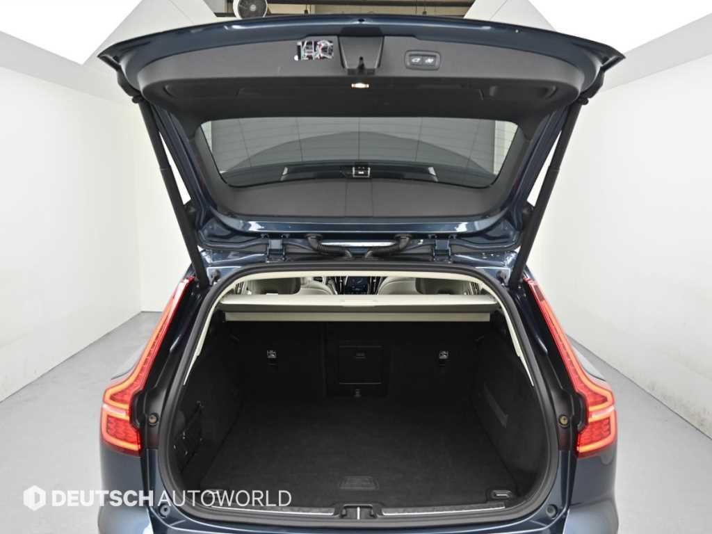 볼보 V60 V60 크로스 컨트리 2세대 2.0 T5 프로 AWD 이미지 19