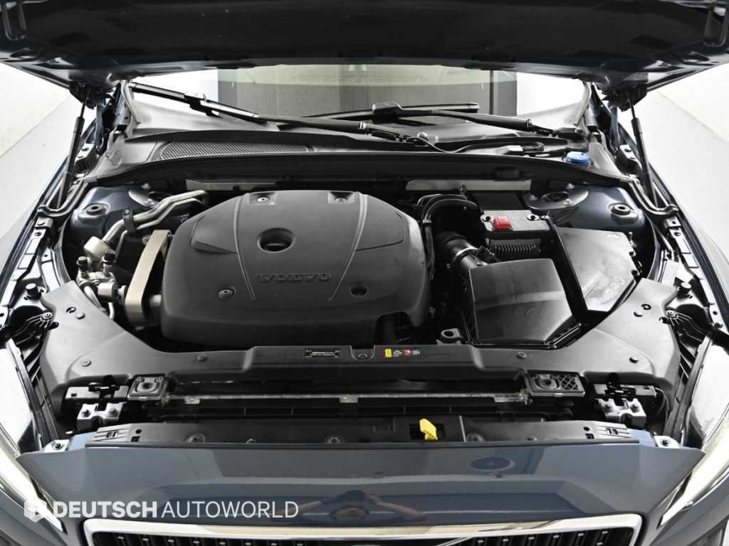볼보 V60 V60 크로스 컨트리 2세대 2.0 T5 프로 AWD 이미지 6