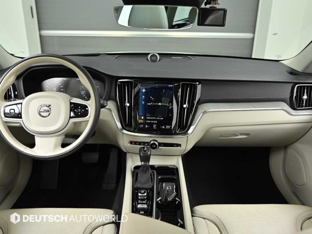 볼보 V60 V60 크로스 컨트리 2세대 2.0 T5 프로 AWD 이미지 7