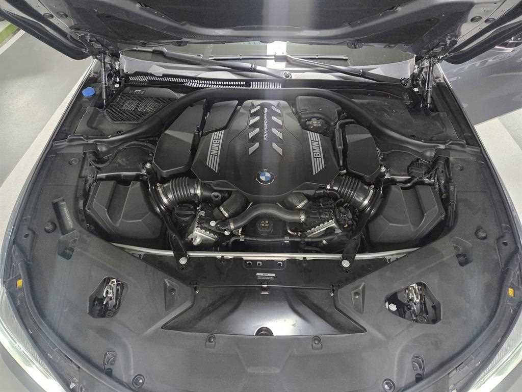 BMW 8시리즈 8시리즈 (G15) M850i xDrive 그란 쿠페 이미지 17