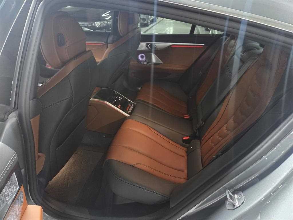 BMW 8시리즈 8시리즈 (G15) M850i xDrive 그란 쿠페 이미지 9